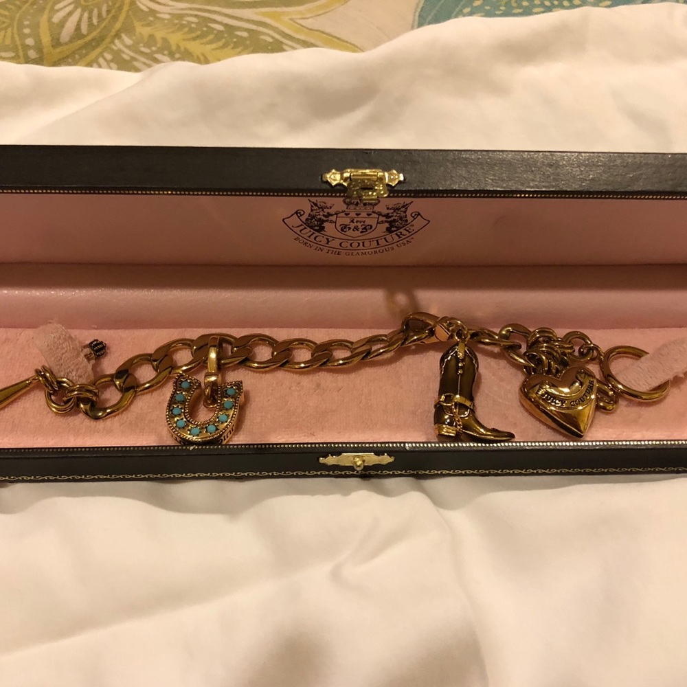 Juicy Couture Gold Starter Bracelet plus 2 Charms